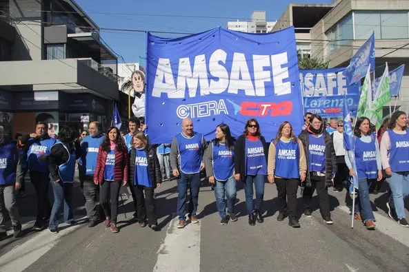 PLAN DE LUCHA DE AMSAFE - CONCENTRACIÓN IAPOS