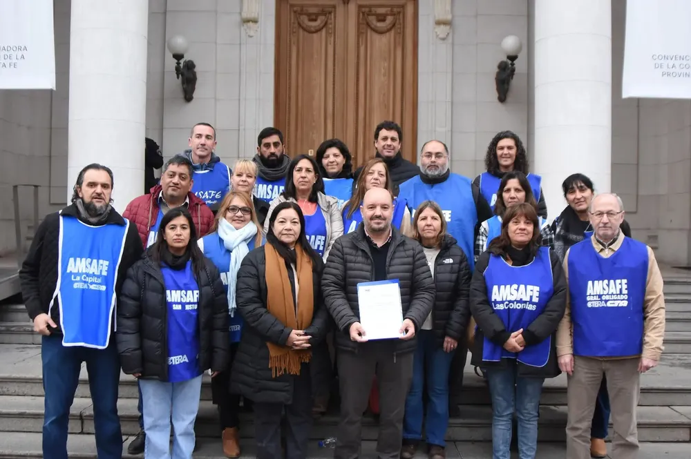 REFORMA CONSTITUCIONAL PRESENTACION DE AMSAFE EN LA LEGISLATURA