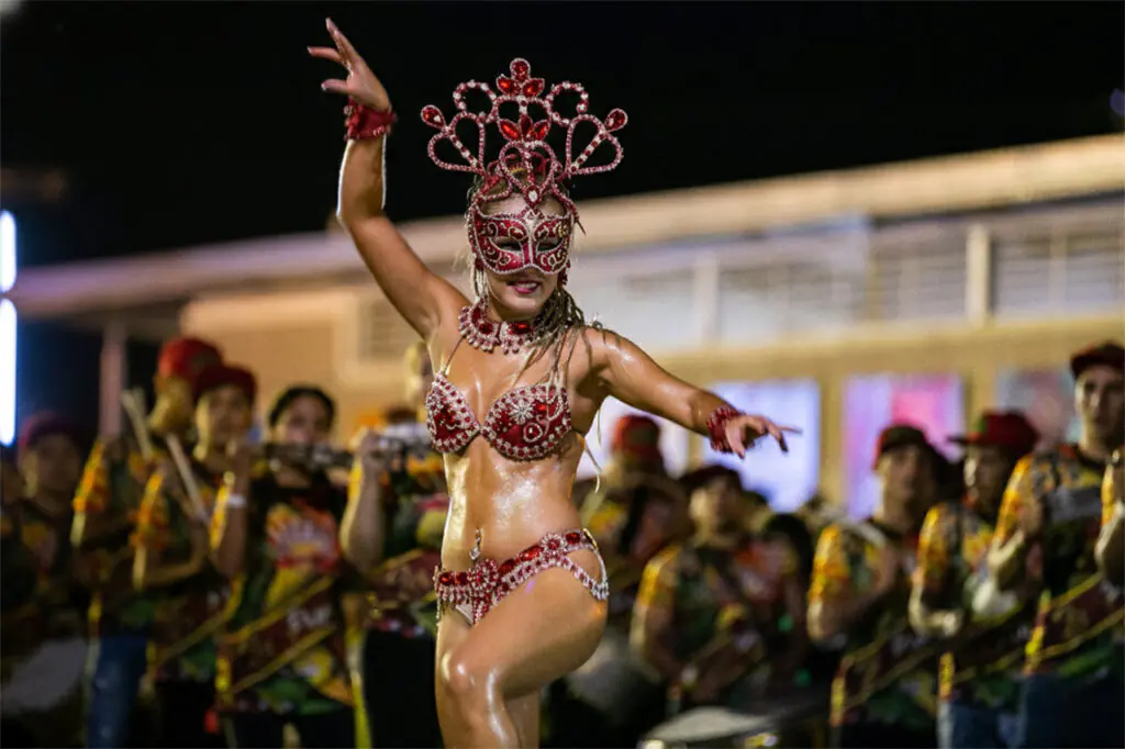 carnaval_avenida-1-1024x682